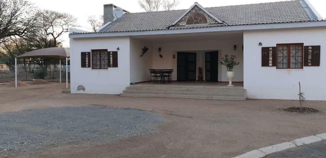 Nooitgedacht Self Catering CC Appartement Okahandja Buitenkant foto