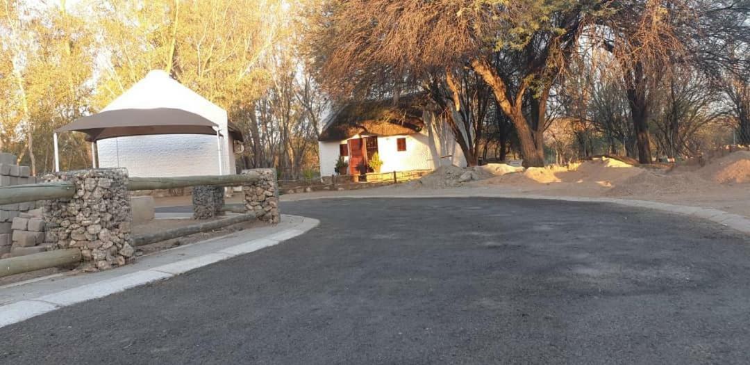 Nooitgedacht Self Catering CC Appartement Okahandja Buitenkant foto
